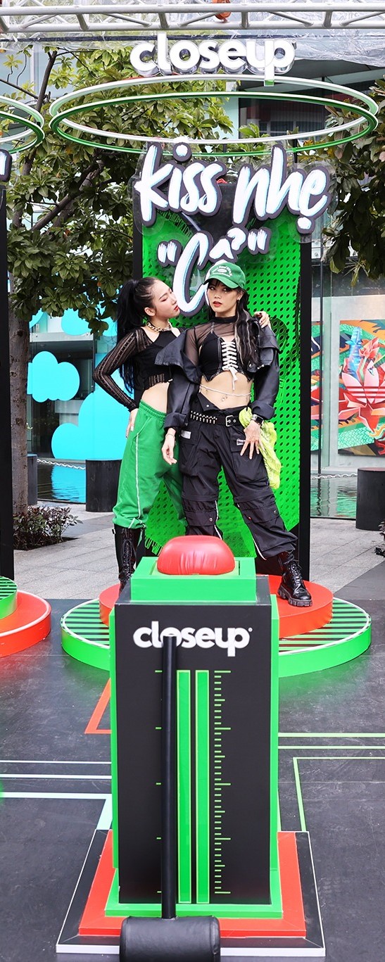 Closeupcongkiss2022 Banner02